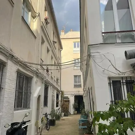Charming 40 M2, 10th Apartment Paris
